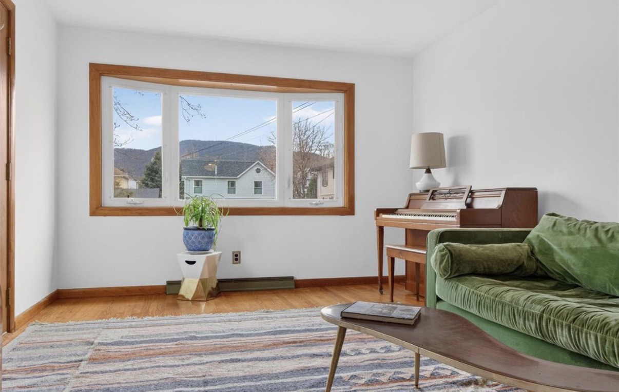 Living room picture window